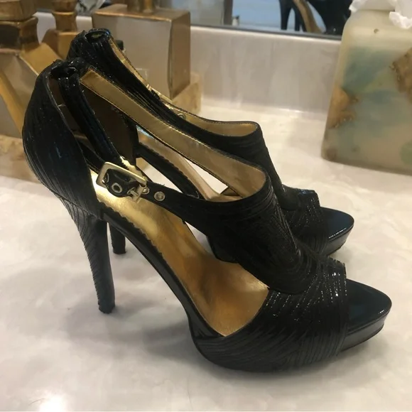 Report Signature black patent peep toe sandals, elegant!  Size 8.5. - Picture 4 of 16